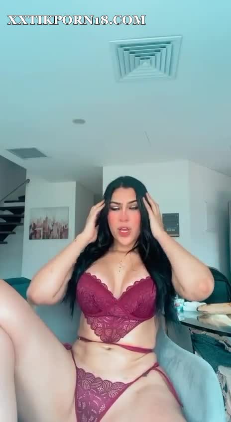 Hot Girl Show Off Erotic Body in Lingerie – Jessica orozco