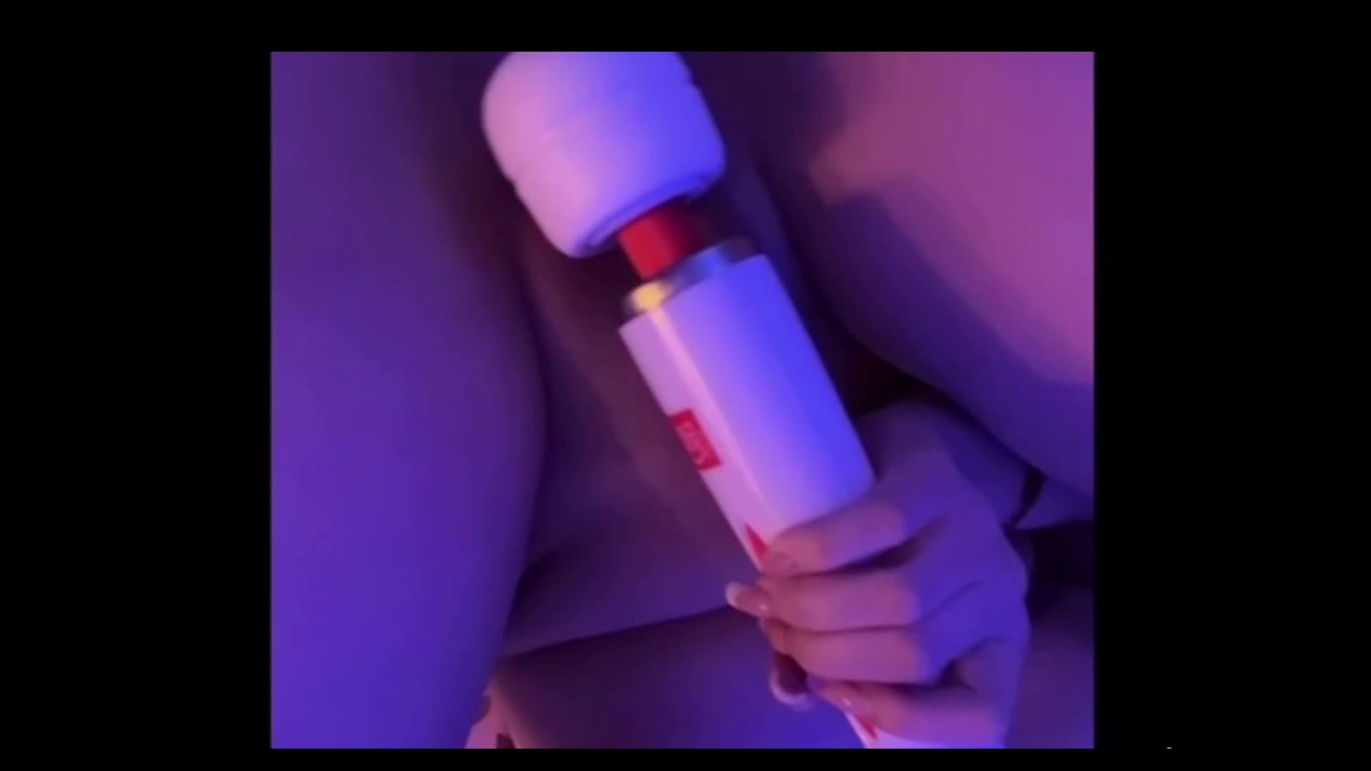 Breckie Hill onlyfans leak new video – Pussy Rubbing with a Vibrator very lewd