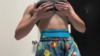 nami mommy onlyfans leak – Bouncing big boobs in bath